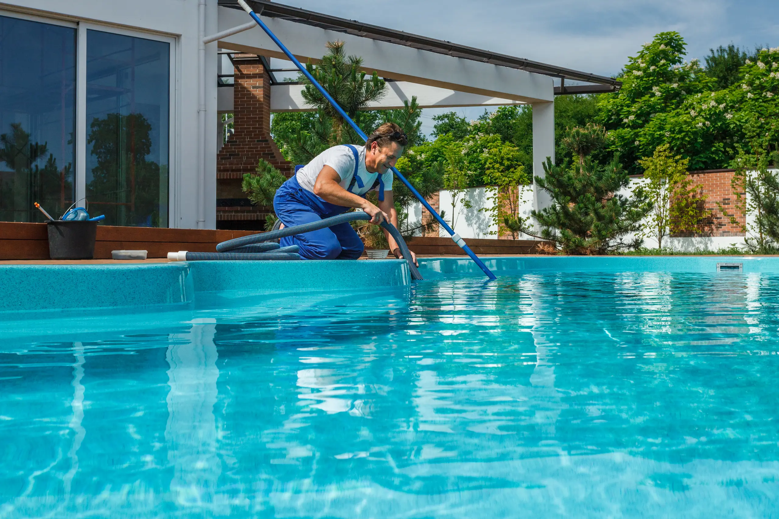 entretien et maintenance de piscines Antibes o'pure piscines